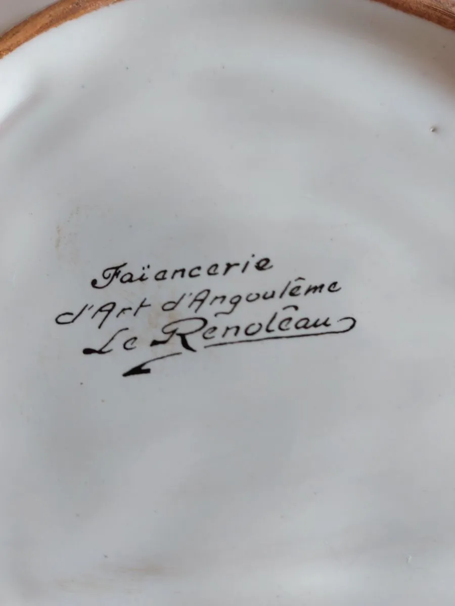 FAIENCERIE D'ART D'ANGOULEME LE RENOLEAU ASSIETTE A ASPERGE 