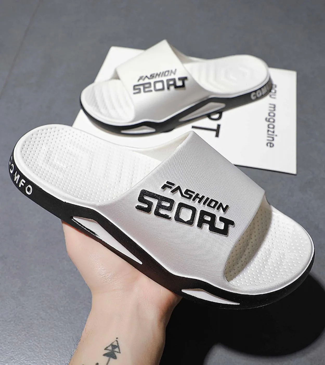 Infradito Uomo 2022 Nuova Estate Alfabeto Design Sandali di Lusso Uomo Donna Esterno Antiscivolo Casual Scarpe da Spiaggia Coppi