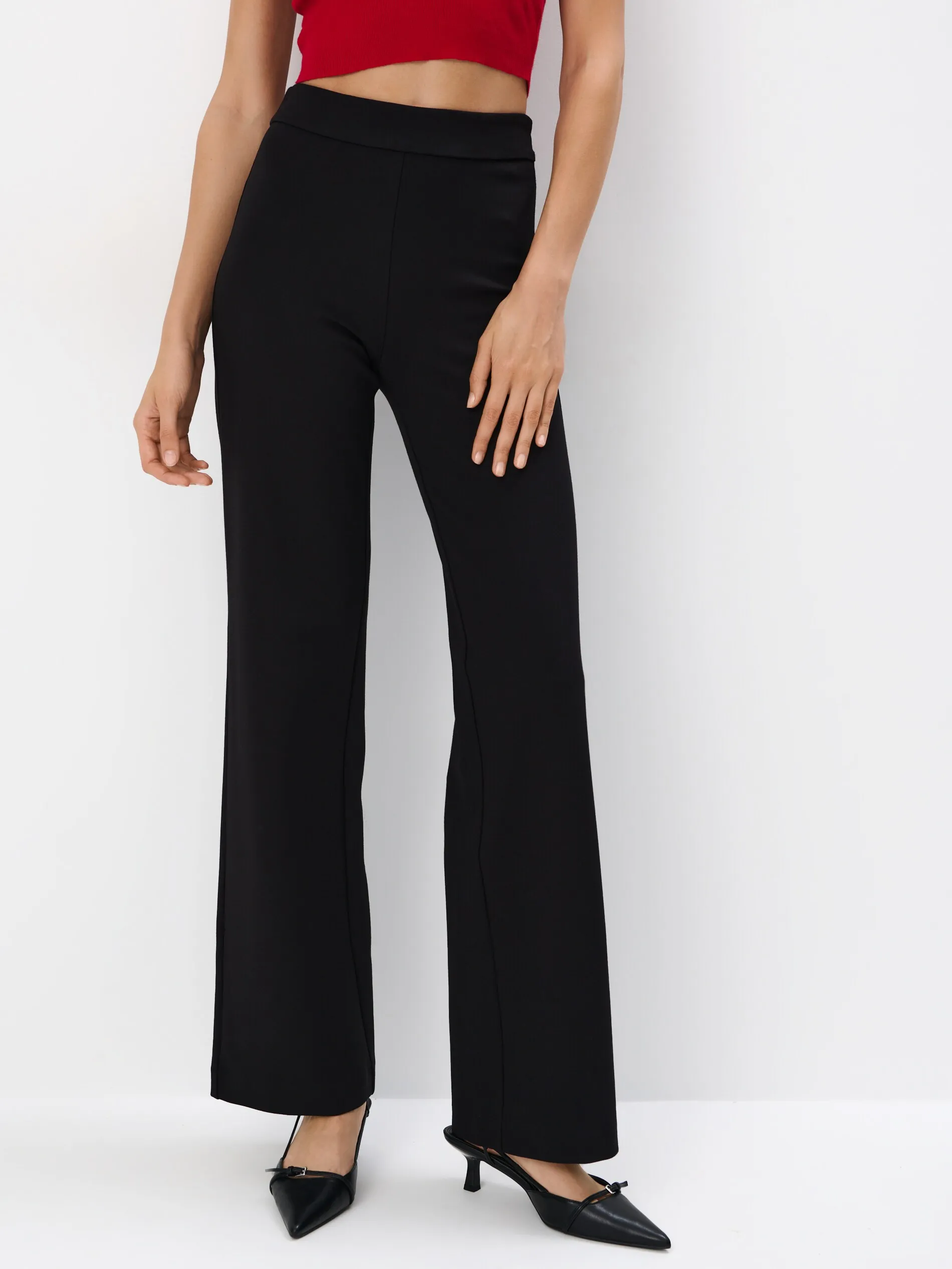 Pantaloni neri eleganti