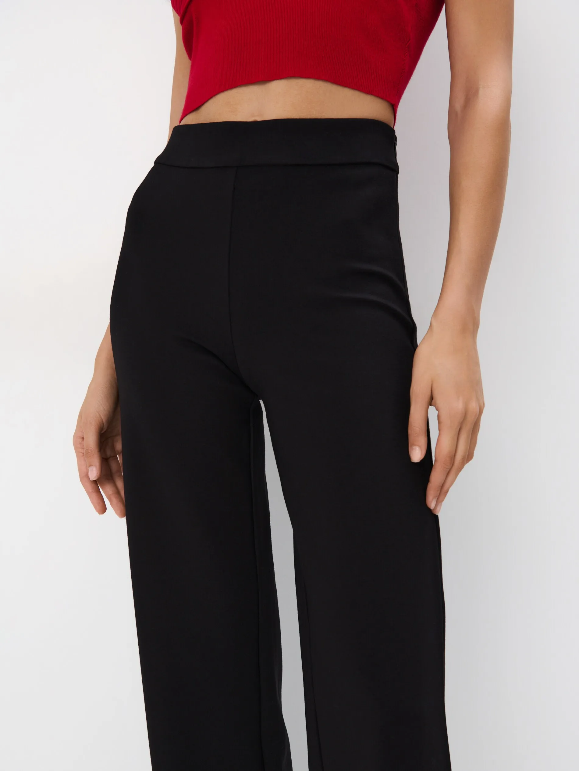 Pantaloni neri eleganti